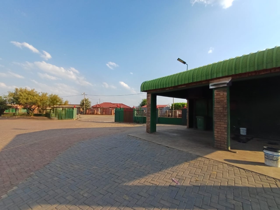 Commercial Property for Sale in Ikageng North West